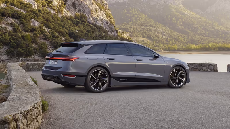 Audi A6 Avant e-tron, arkadan üç çeyrek
